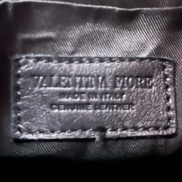 Valentina Fiore bucket bag - Picture 3 of 4